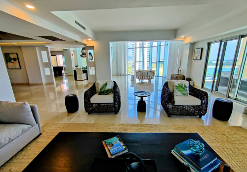 For Sale 5 Bedrooms 5 .5 Bath Ocean Front Penthouse St. Maarten Cupecoy 3